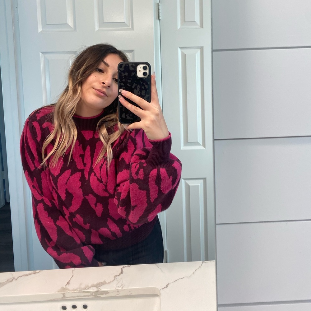 pink sweater